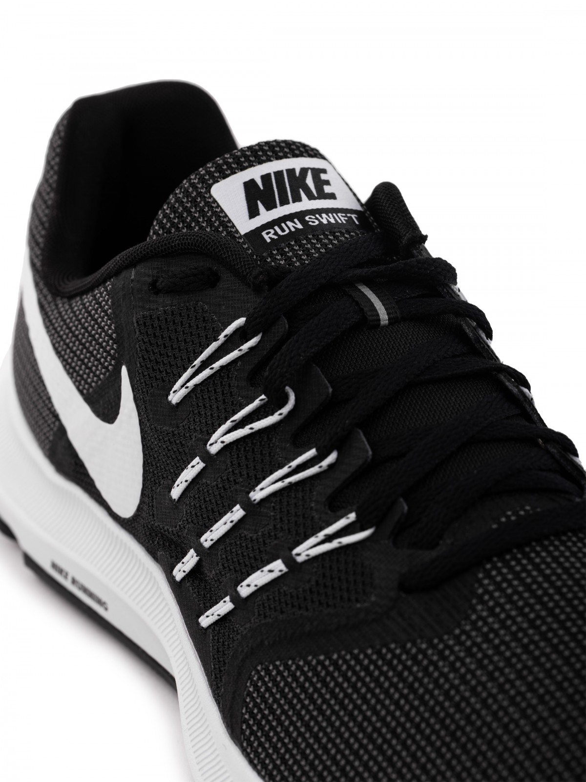 Nike Run Swift - Sneakersy niskie